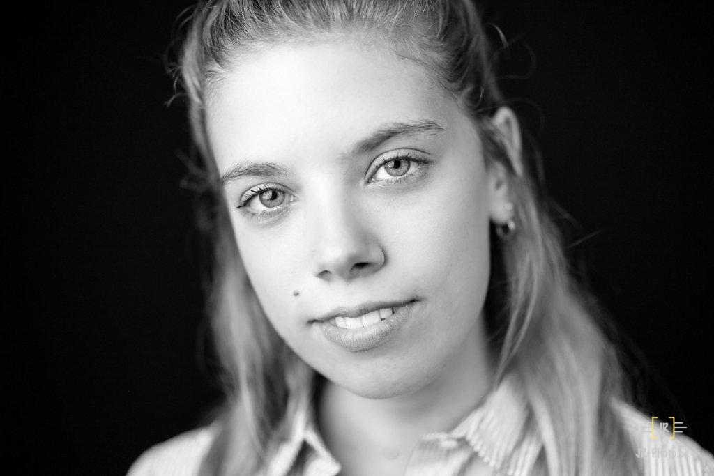 Headshot - Meli